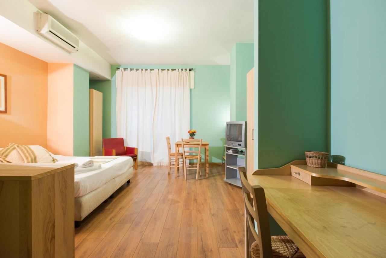 Residence Chiatamone 53 Napoli Esterno foto