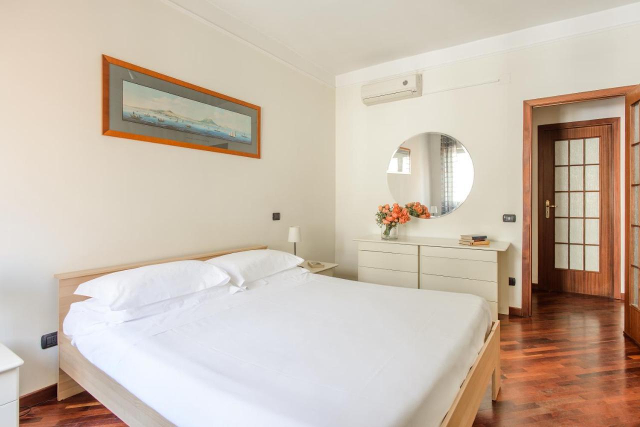 Residence Chiatamone 53 Napoli Esterno foto