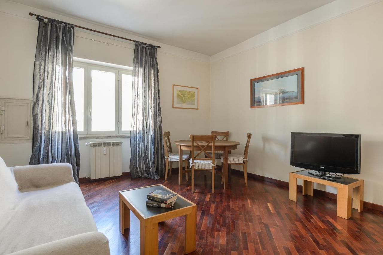 Residence Chiatamone 53 Napoli Esterno foto