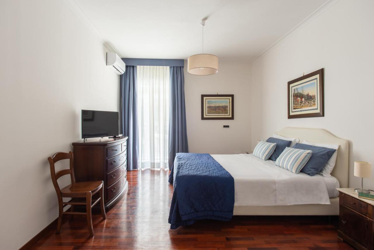 Residence Chiatamone 53 Napoli Esterno foto